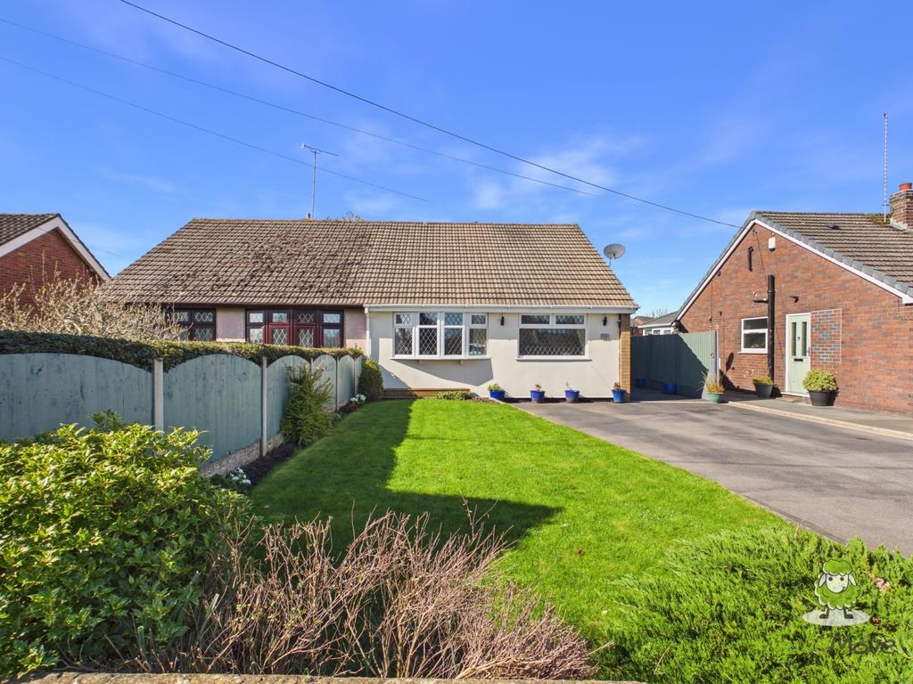 Front Garden Emily Dimelow Ewemove Whitchurchand Nantw