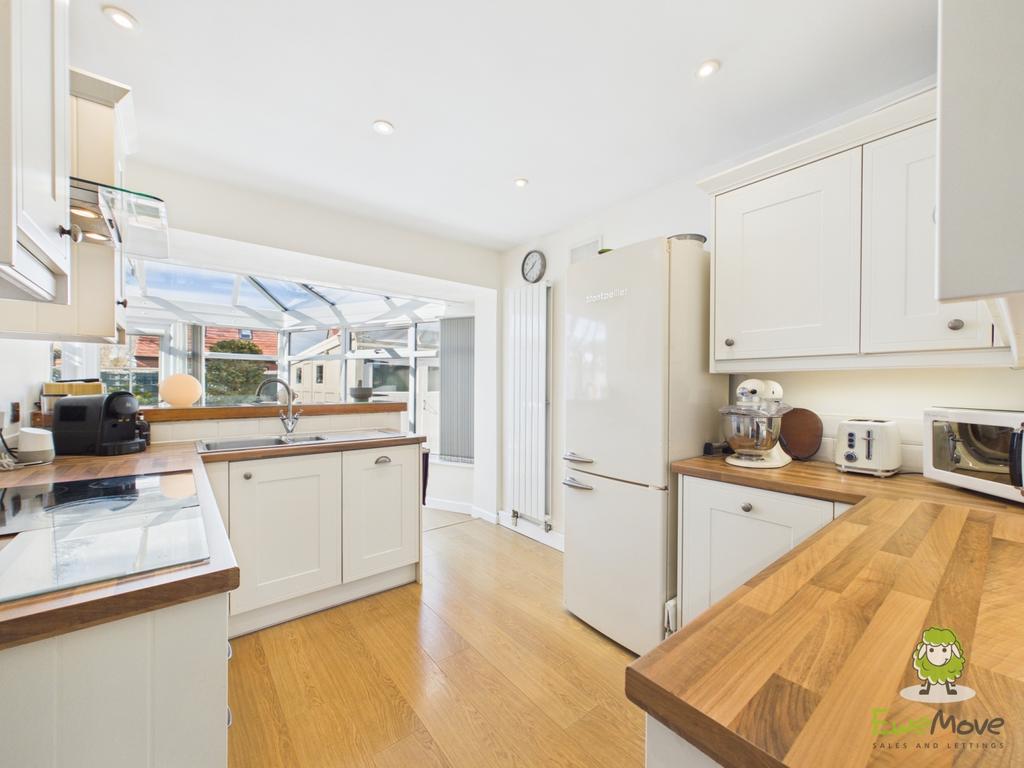 Kitchen... Emily Dimelow Ewwemove Whitchurchand Nantwi