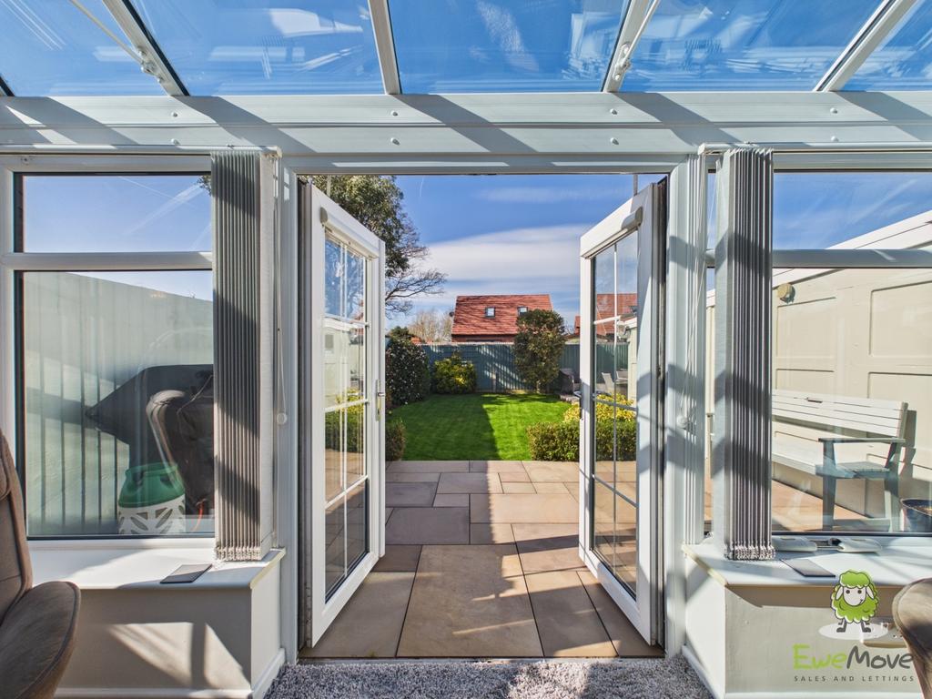 Garden Emily Dimelow Ewwemove Whitchurchand Nantwich