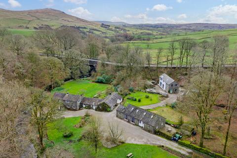 undefined, Kendal LA8