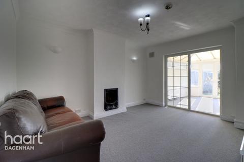 3 bedroom end of terrace house for sale, Hunters Hall Road, Dagenham