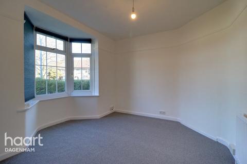 3 bedroom end of terrace house for sale, Hunters Hall Road, Dagenham