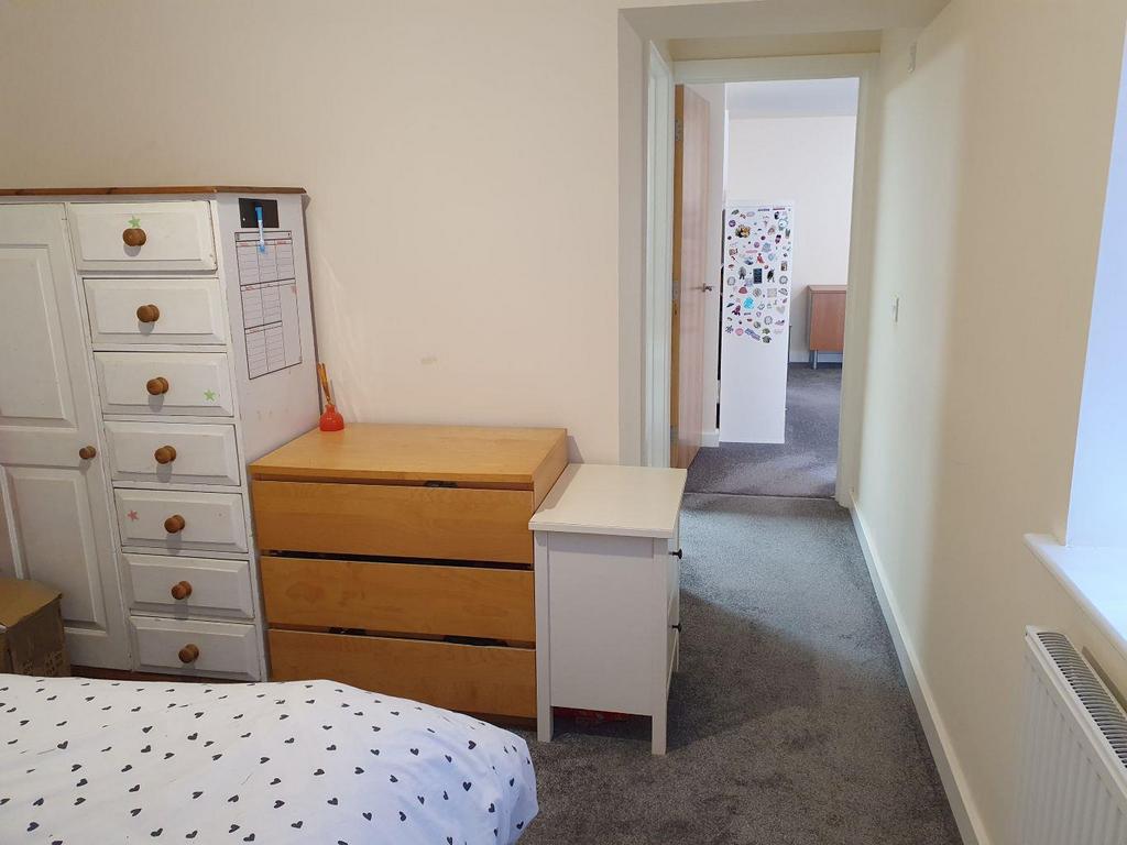 Bedroom to lounge.jpg