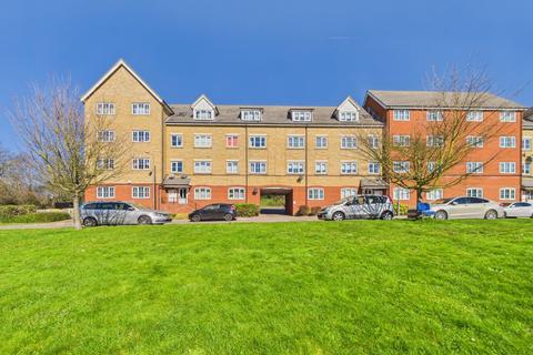2 bedroom flat to rent, Kendal, Purfleet, Essex, RM19