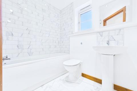 2 bedroom flat to rent, Kendal, Purfleet, Essex, RM19