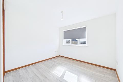 2 bedroom flat to rent, Kendal, Purfleet, Essex, RM19