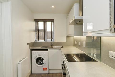 undefined, Spring Grove, Mitcham, CR4