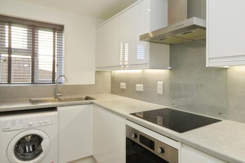1 bedroom apartment to rent, Spring Grove, Mitcham, CR4