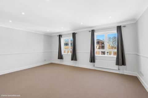 2 bedroom apartment to rent, May Bate Avenue,