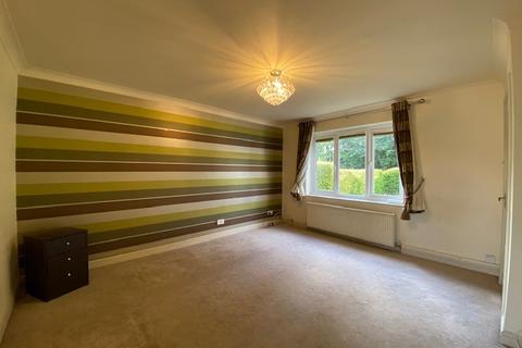 3 bedroom end of terrace house to rent, Claydon Path, Aylesbury