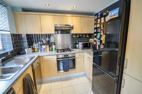 2 bedroom end of terrace house for sale, Deepwell Avenue, Halfway, Sheffield, S20
