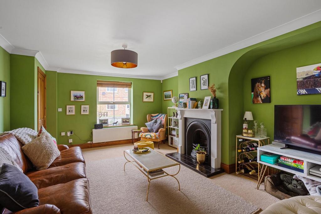 3 Meadowfield Close-10.jpg