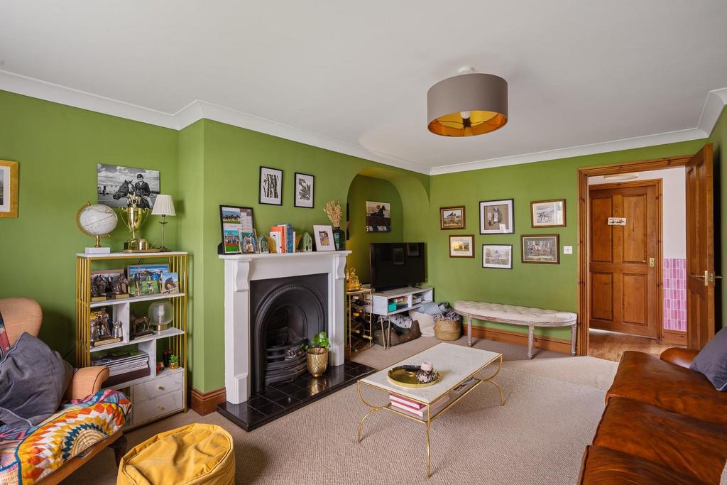 3 Meadowfield Close-08.jpg