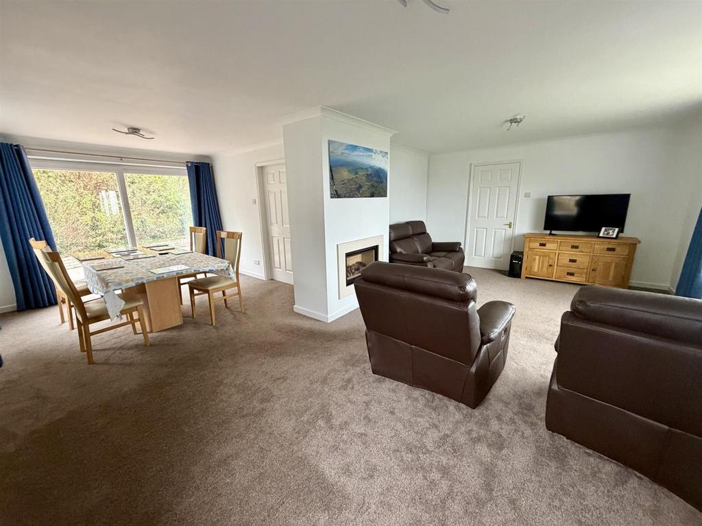 L shaped living and dining area
