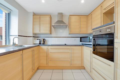 2 bedroom apartment for sale, Shotfield, Wallington, SM6 0BL