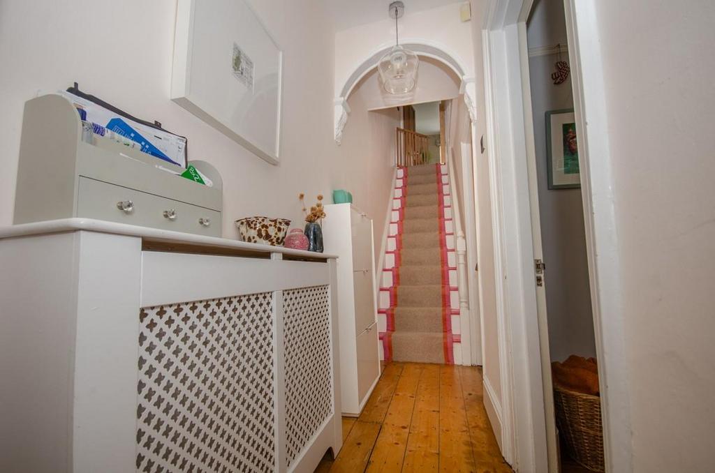 Entrance hall.jpg