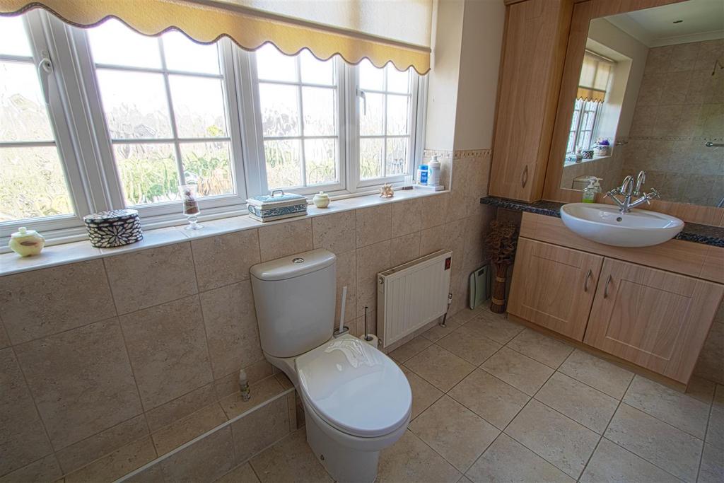 ENSUITE.jpg