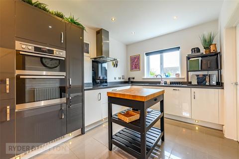 4 bedroom detached house for sale, Tennyson Avenue, Lindley, Huddersfield, HD3
