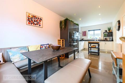 4 bedroom detached house for sale, Tennyson Avenue, Lindley, Huddersfield, HD3