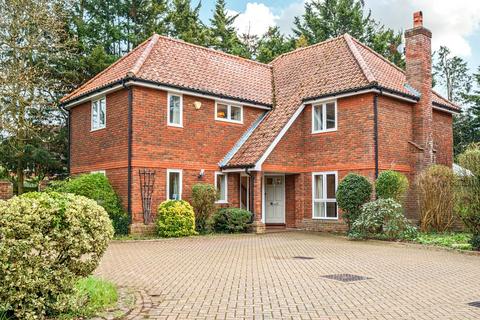 Houston Place, Esher, KT10