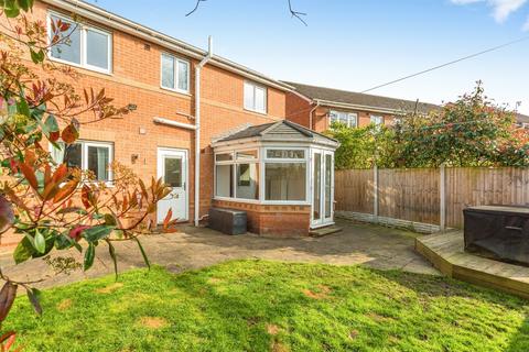 4 bedroom detached house for sale, Shearburn Close, OSSETT