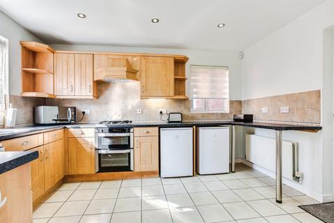 4 bedroom detached house for sale, Shearburn Close, OSSETT