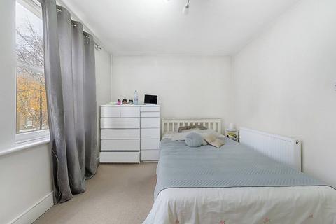2 bedroom flat to rent, Abbeville Road, Clapham, London, SW4