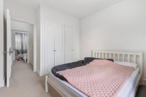 2 bedroom flat to rent, Abbeville Road, Clapham, London, SW4