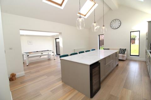 4 bedroom detached house for sale, Little Glen Road, Leicester LE2