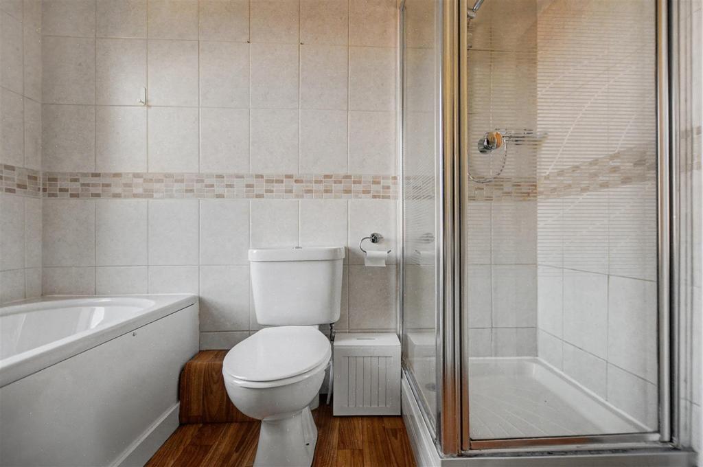 Bathroom 1.jpeg
