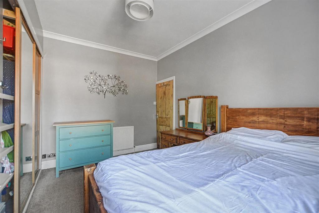 Bedroom 1 2.jpeg