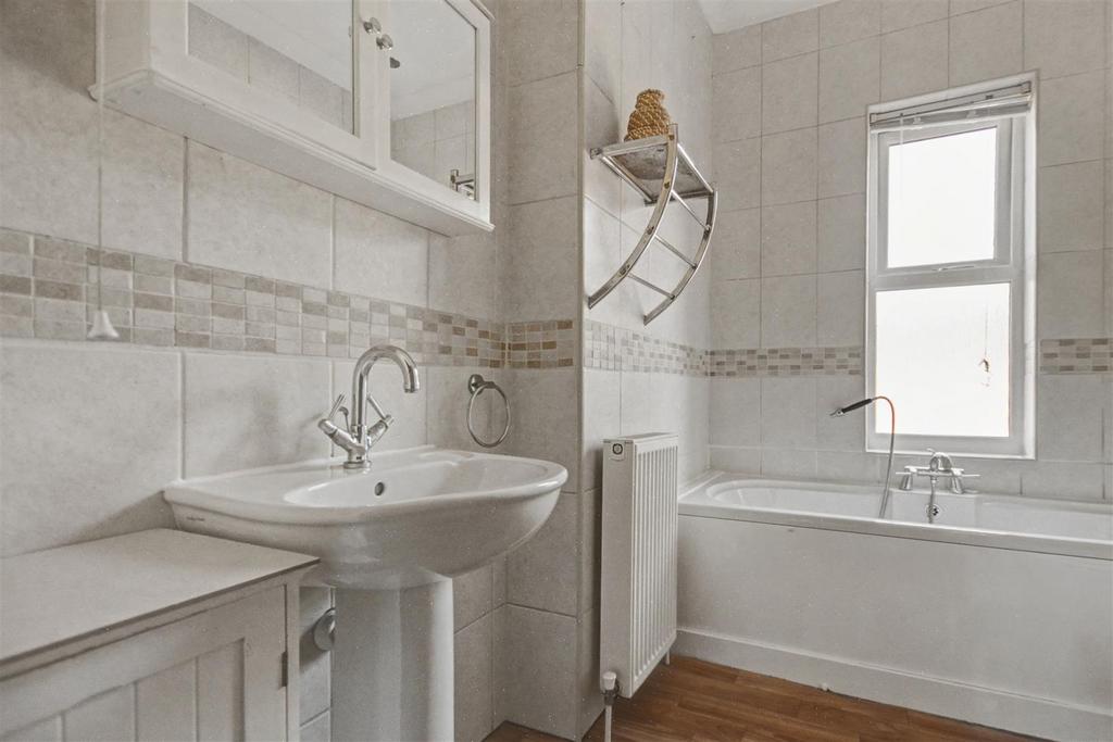 Bathroom 4.jpeg