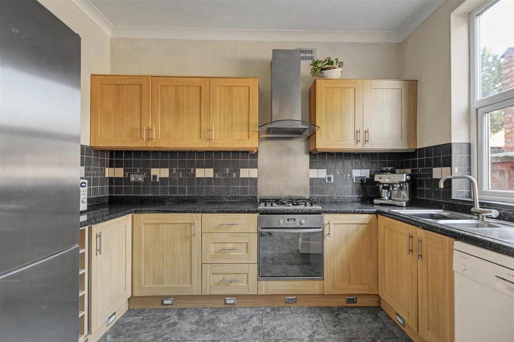 Kitchen 1.jpeg
