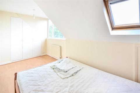 undefined, Epsom Road, Morden SM4