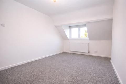 2 bedroom apartment to rent, Holmesdale Road, London, SE25