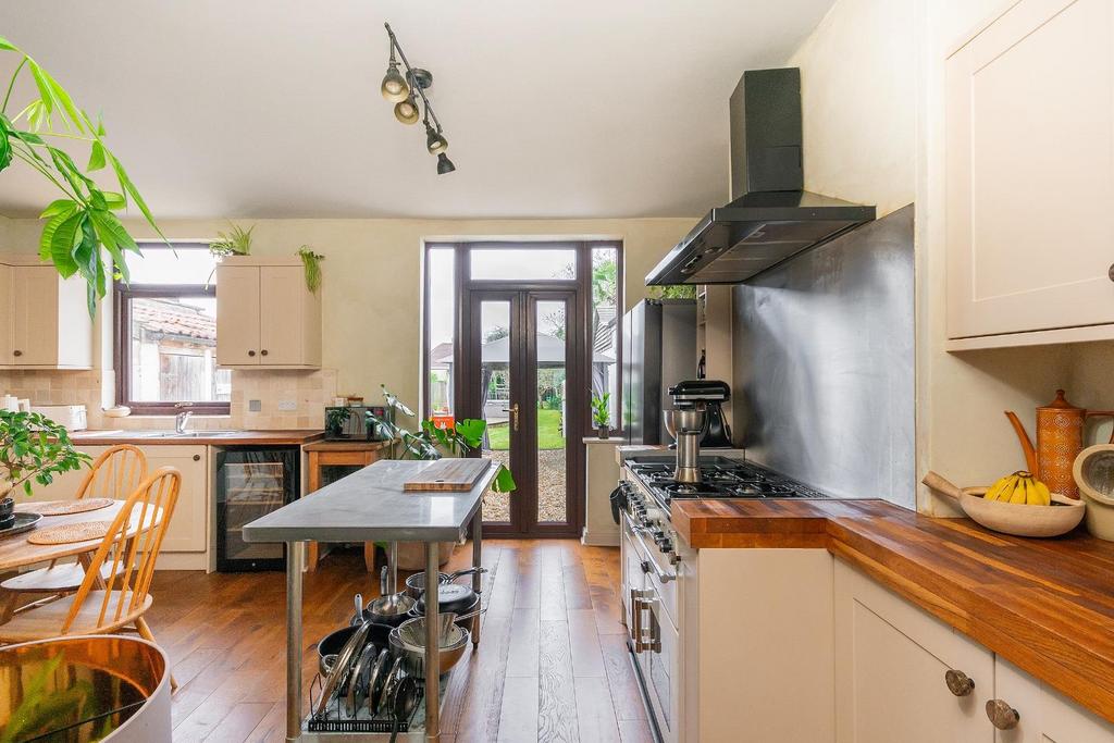 8 C5 RBH - Kitchen Diner F.jpg