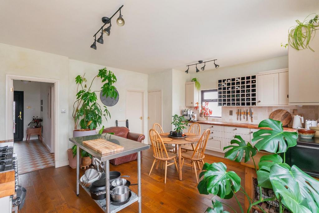 8 C5 RBH - Kitchen Diner A.jpg