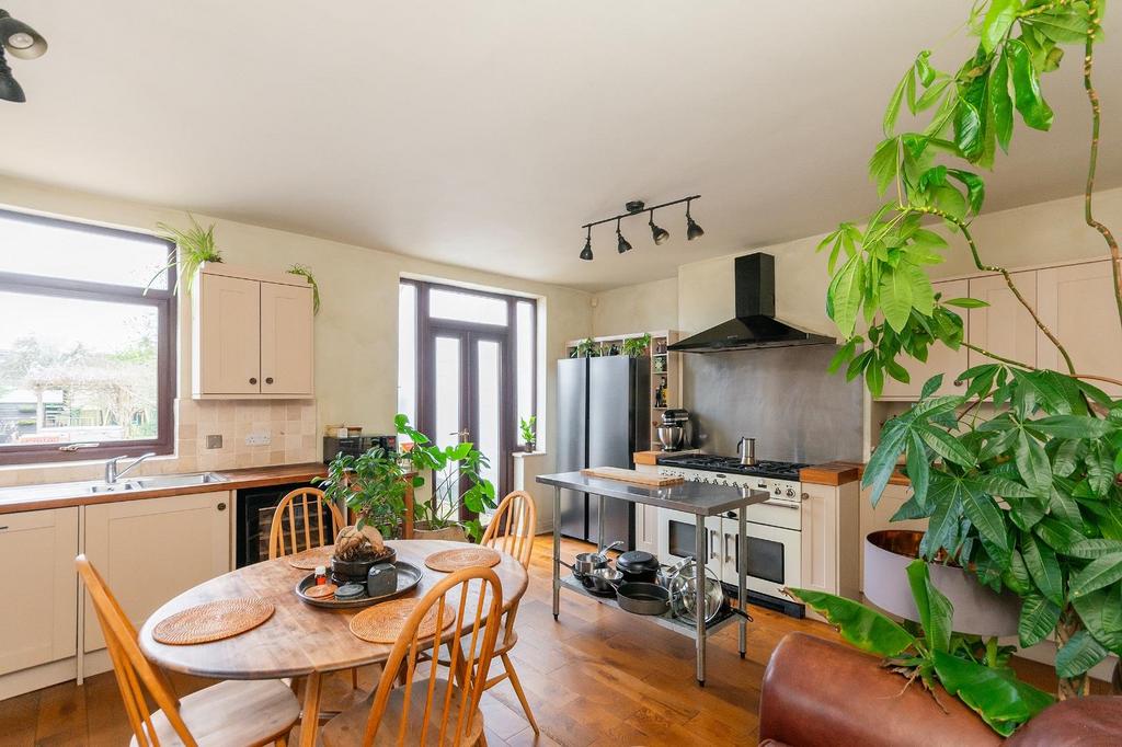 8 C5 RBH - Kitchen Diner D.jpg