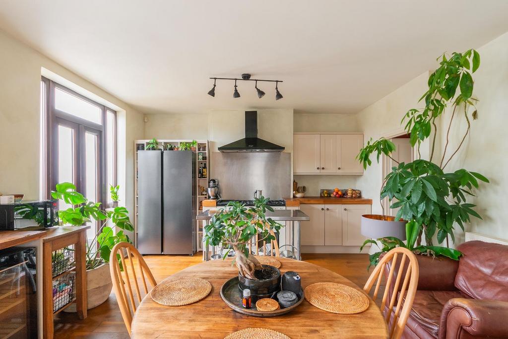 8 C5 RBH - Kitchen Diner C.jpg