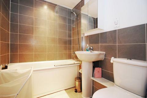 2 bedroom flat to rent, Vauxhall Bridge Road, Pimlico, London, SW1V