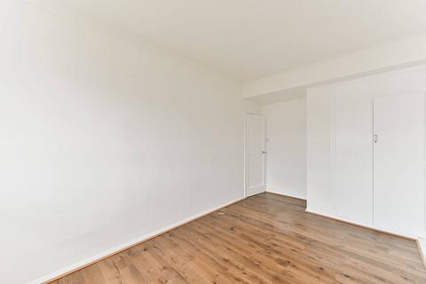 2 bedroom flat to rent, Churchill Gardens, Pimlico, London, SW1V