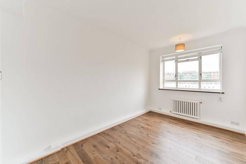 2 bedroom flat to rent, Churchill Gardens, Pimlico, London, SW1V