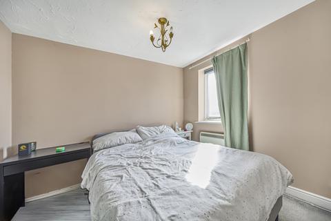 1 bedroom flat to rent, Tideside Court, Harlinger Street, London, SE18