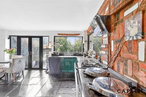 3 bedroom house for sale, Turpins Lane, Woodford Green