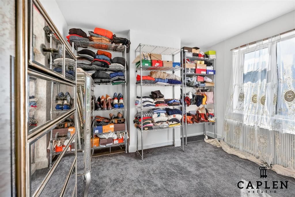 Walk-in wardrobe
