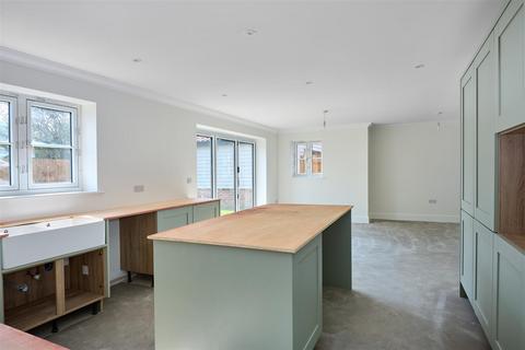 4 bedroom detached house for sale, Coopers Close, Norwich NR15