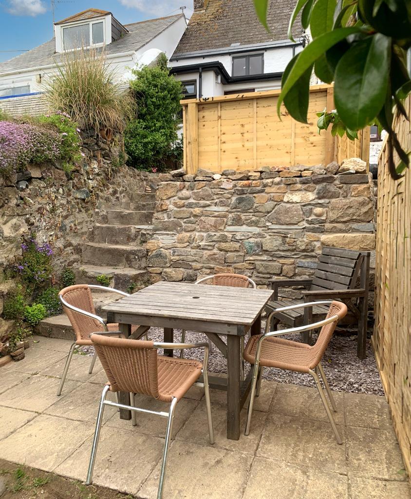Dining area garden.jpg