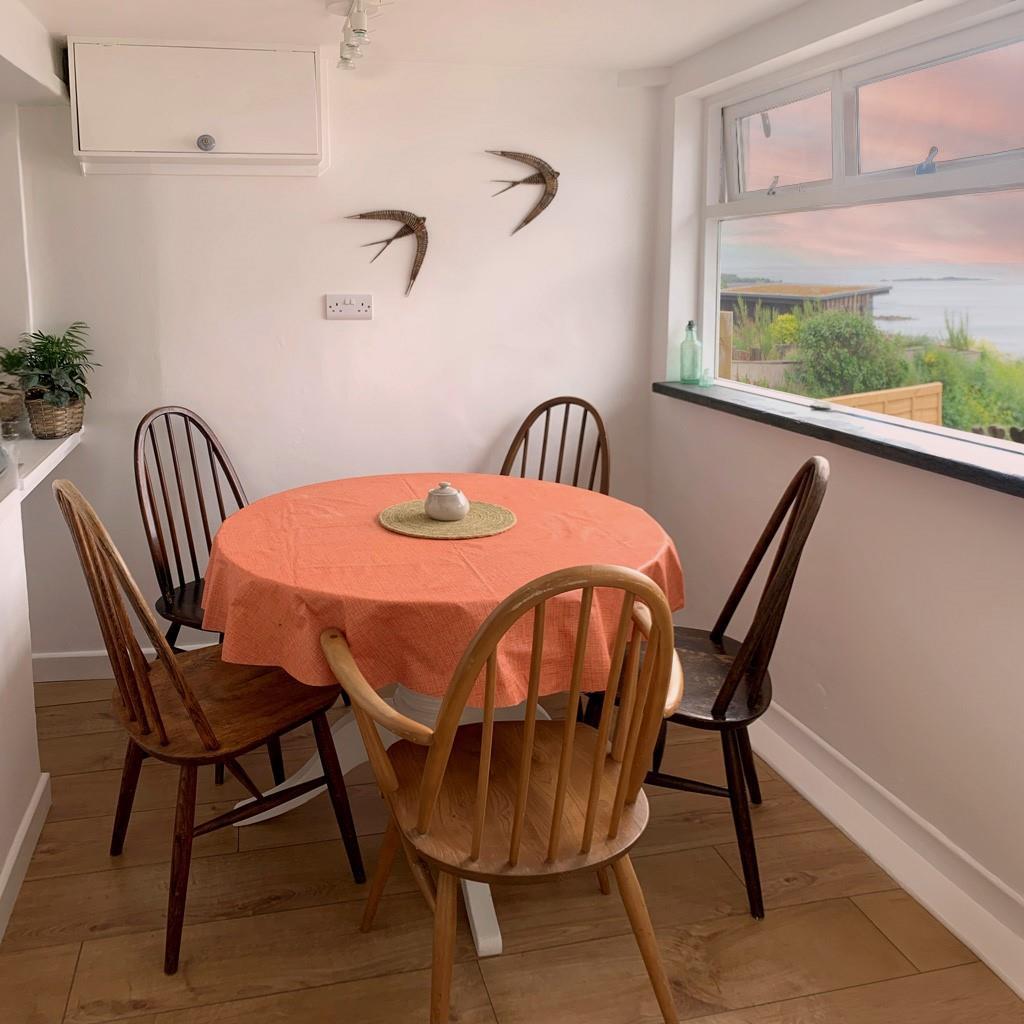Dining room 3.jpg