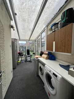 3 bedroom terraced house to rent, Devonshire Road, Ilford IG2