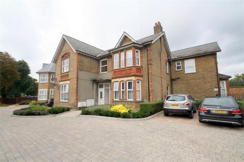 4 bedroom maisonette to rent, Elmwood Avenue, Feltham, TW13